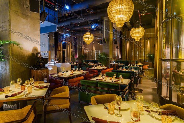 Interior portfolio photograph by Anton Yod — 014.