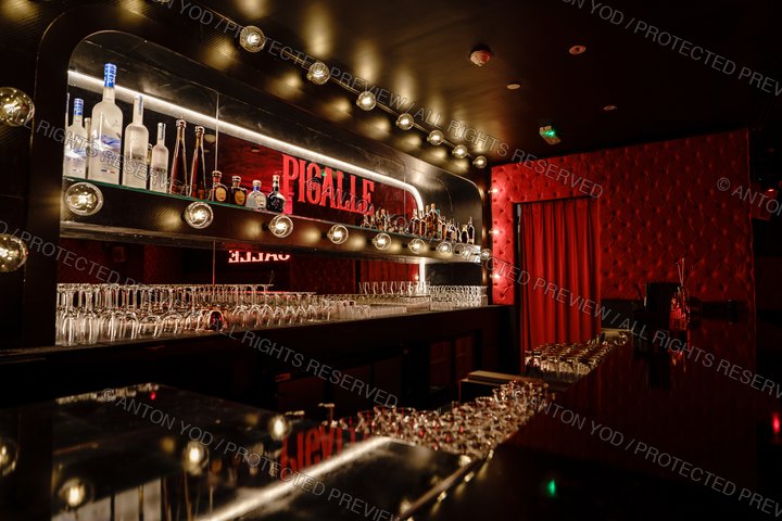 Interior portfolio photograph by Anton Yod — 015.