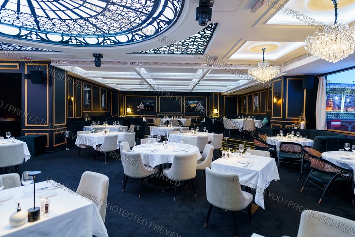 Interior portfolio photograph by Anton Yod — 029.