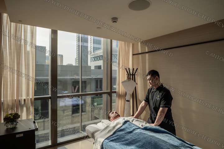 Commercial lifestyle portfolio photograph by Anton Yod — 005.