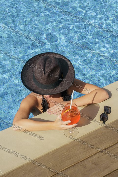 Commercial lifestyle portfolio photograph by Anton Yod — 036.