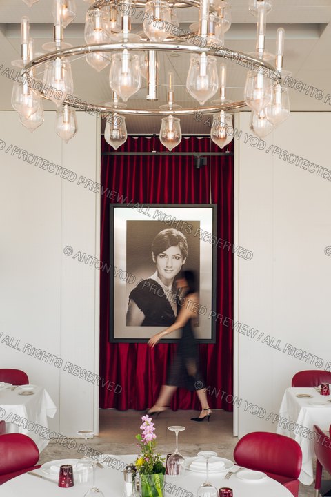 Commercial lifestyle portfolio photograph by Anton Yod — 042.